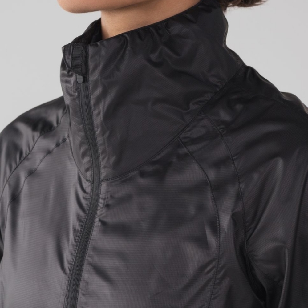 Lululemon Run With It Running Jacket In Black Sz … - image 4